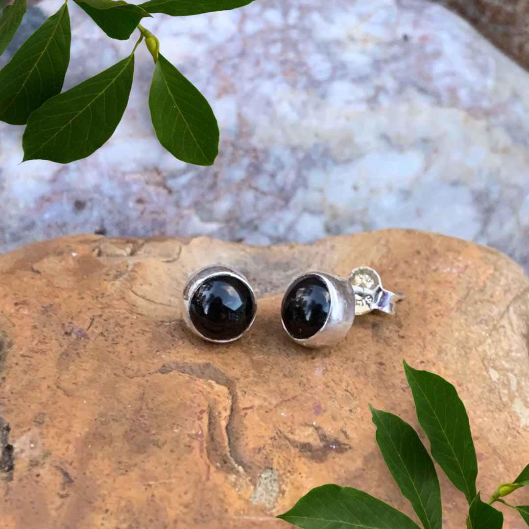 Onyx Crescent Stud