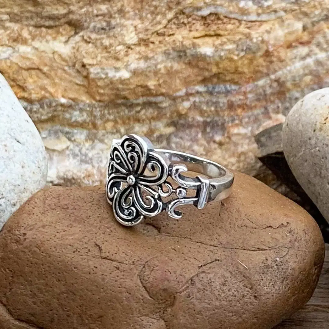 Sterling Swirling Flower Ring
