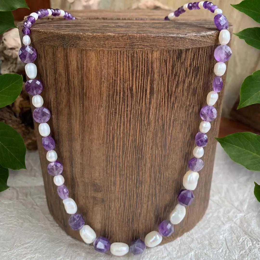 an image of a Amethyst and Pearls Beaded Necklace