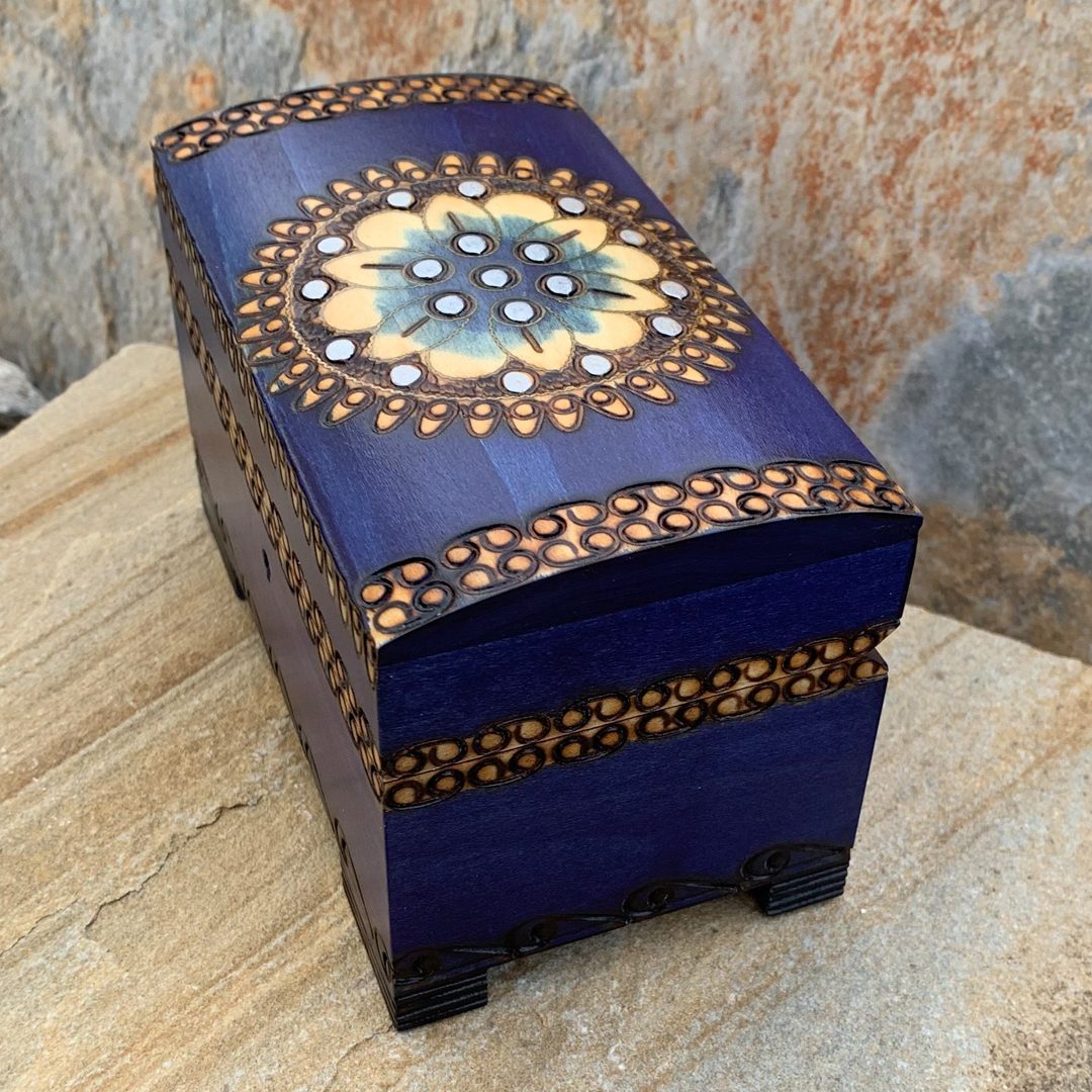 Edelweiss Mountain Flower Box
