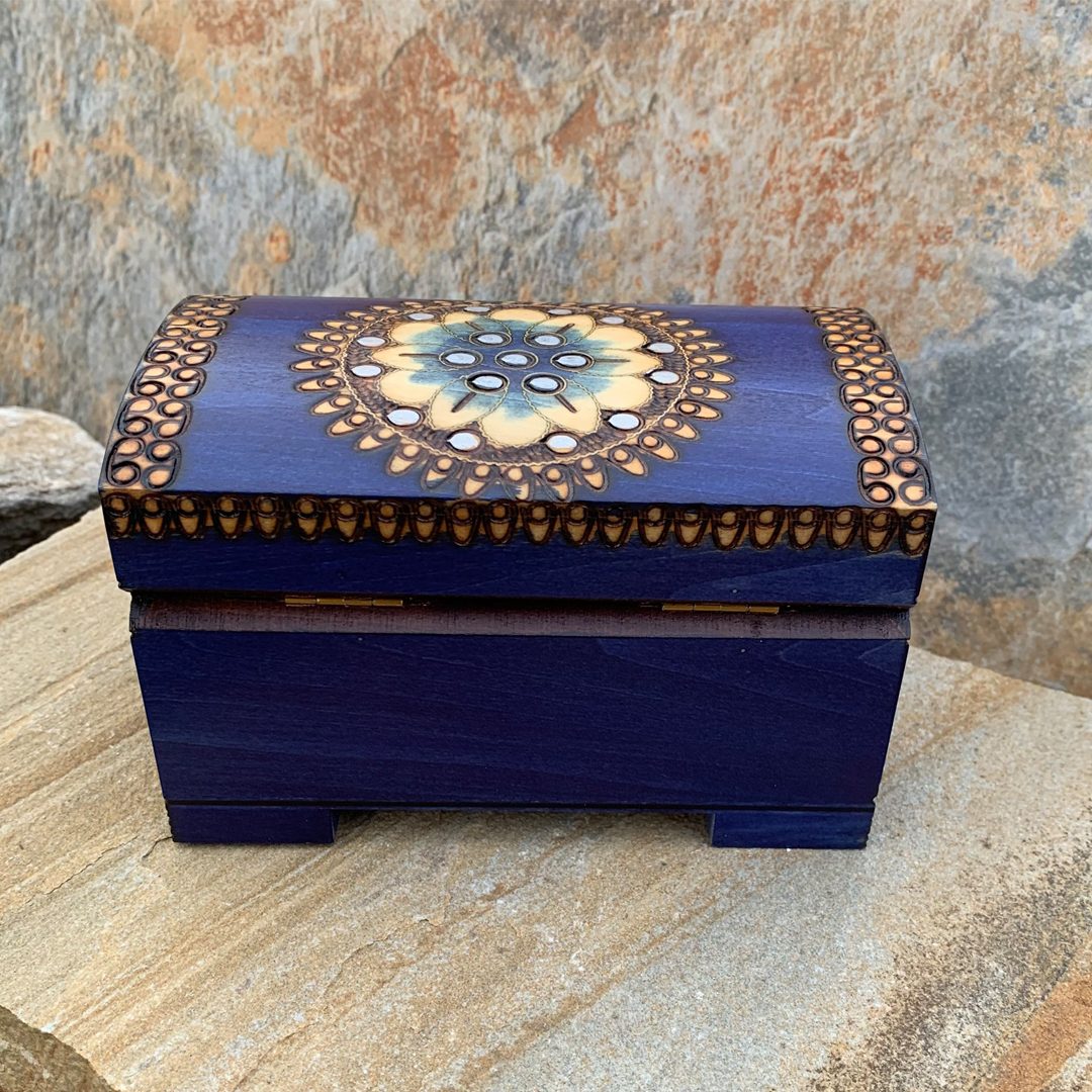 Edelweiss Mountain Flower Box