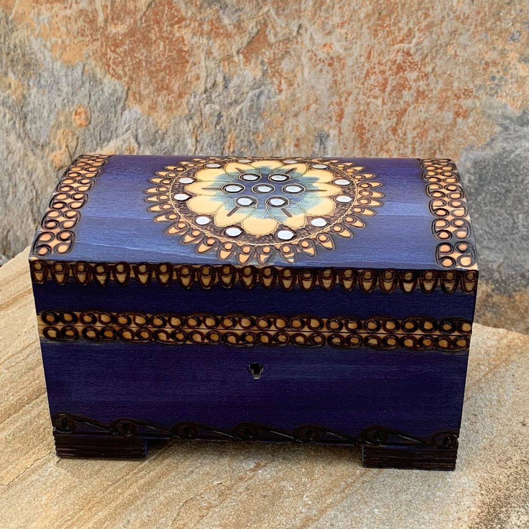 Edelweiss Mountain Flower Box