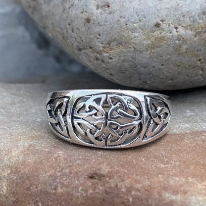 Celtic Knot Triquetra RingCeltic Knot Triquetra Ring