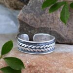 an image of a Bali Design Sterling Silver Toe Ring with a herringbone style wraparound design