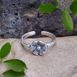 an image of a Sterling silver single Flower adjustable Toe Ring