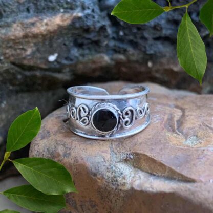 an image of a Sterling Silver Bali Toe Ring with a round black agate gemstone in the center