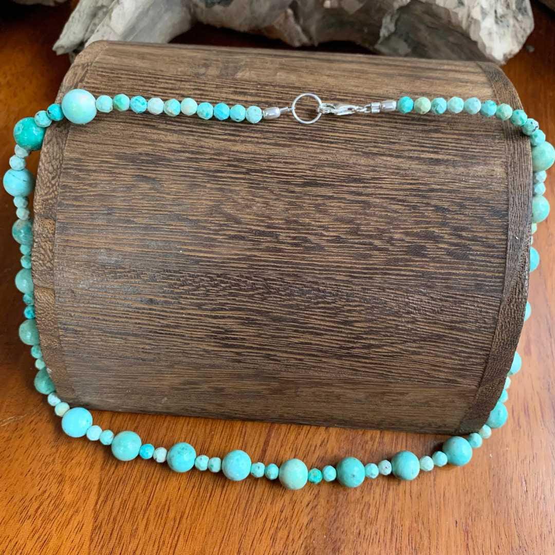 Peruvian Turquoise Beaded Necklace - Image 3