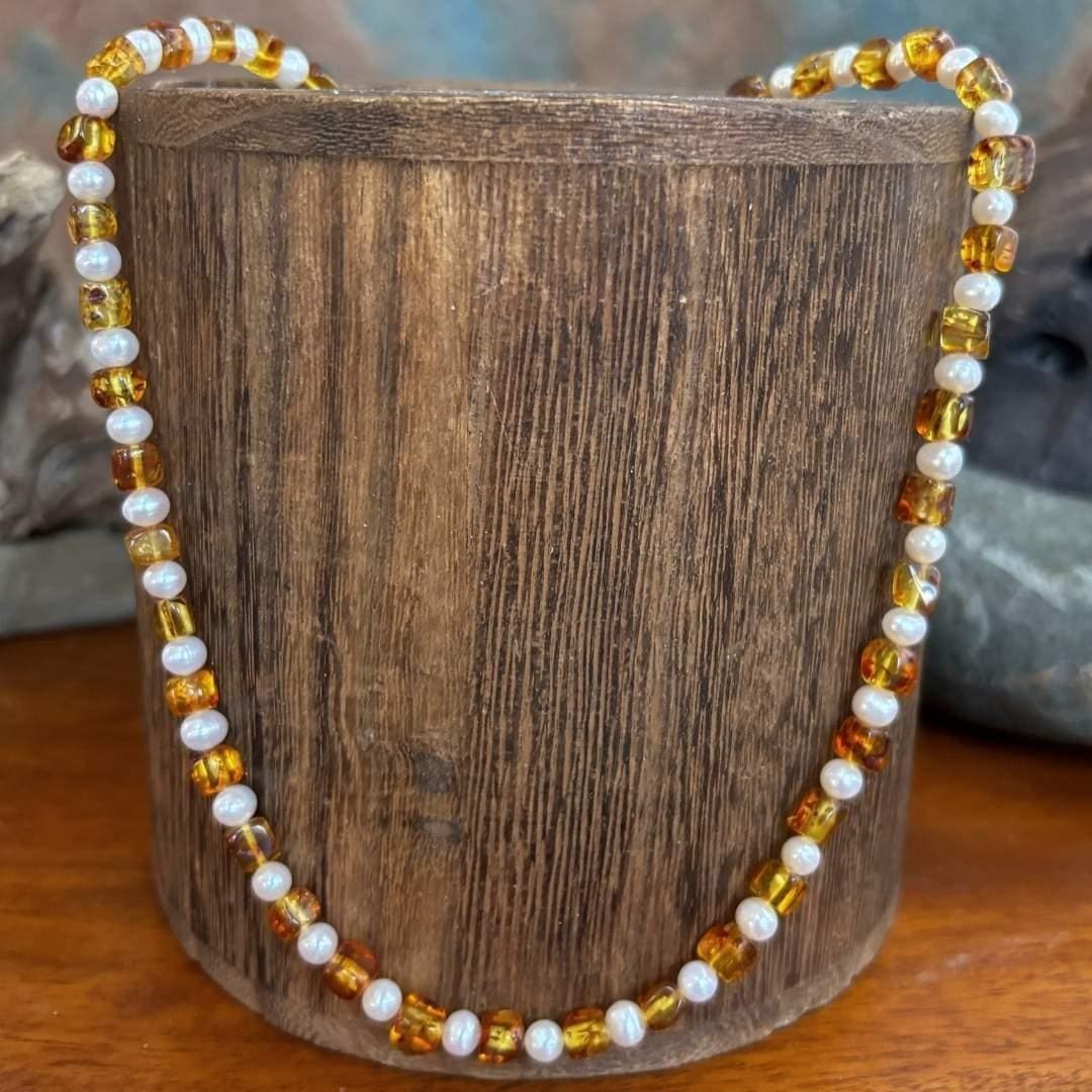 Amber Cubes and Pearls Beaded Necklace - Image 2